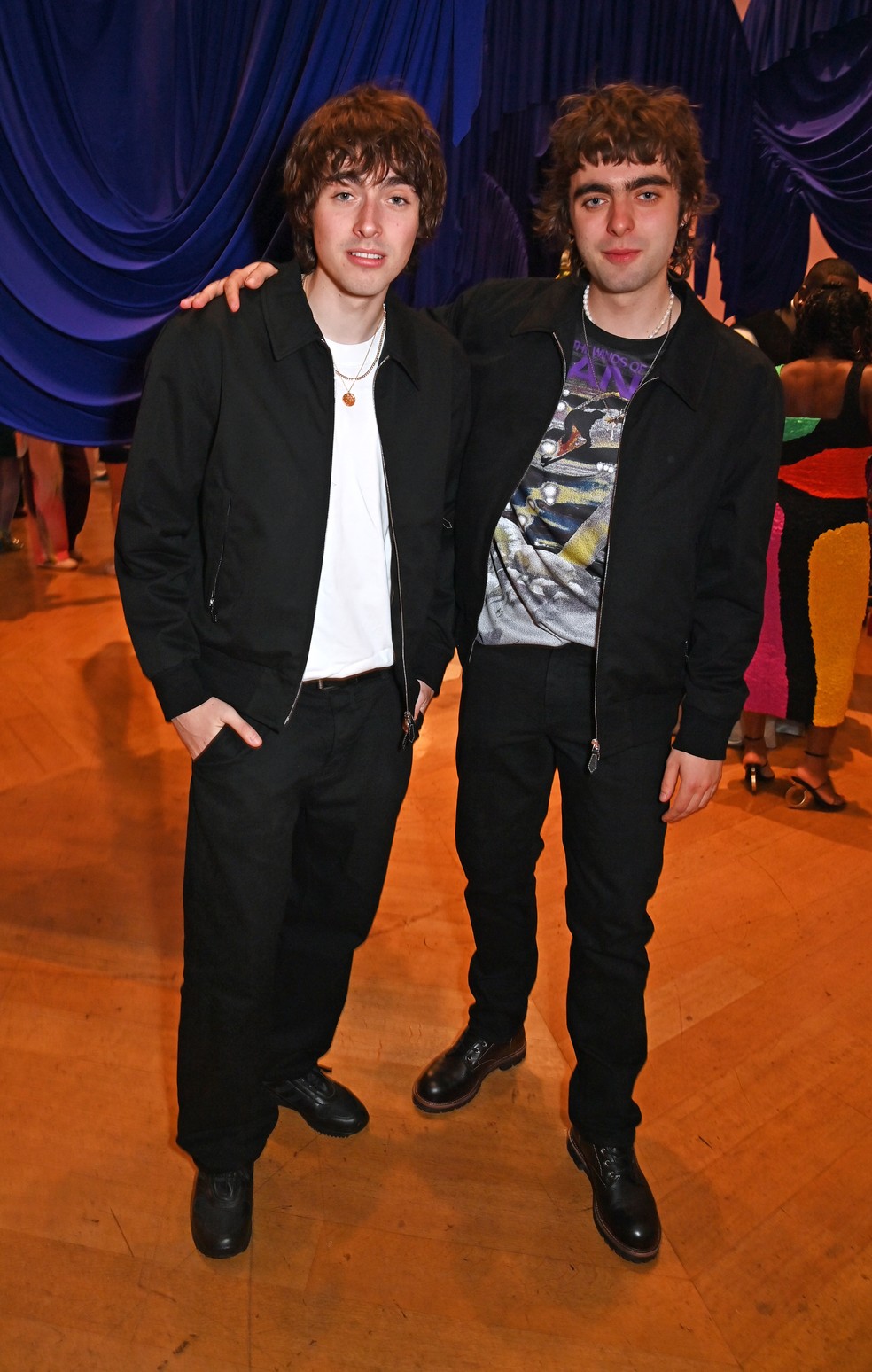 Gene Gallagher e Lennon Gallagher, filhos de Liam Gallagher — Foto: Getty Images