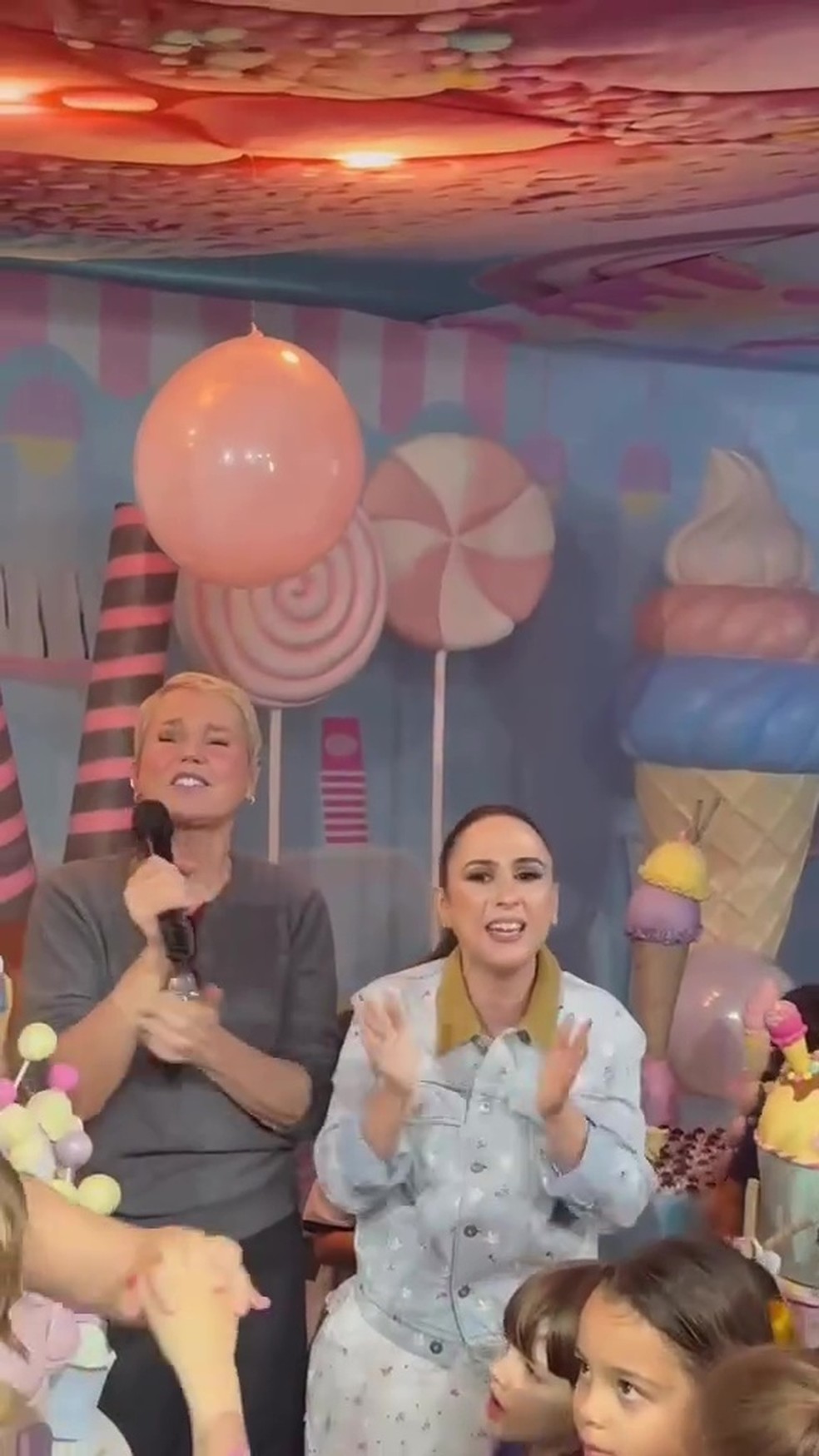 Tata Werneck se surpreende com Xuxa em festa de 7 anos da filha, Clara Maria — Foto: Reprodução/Instagram