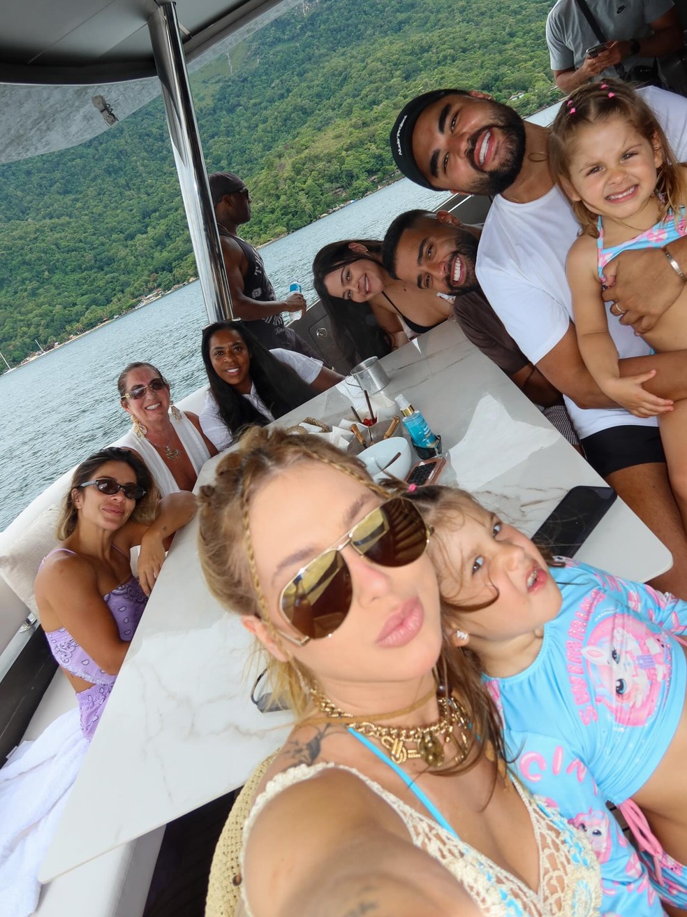 Virginia Fonseca curte dia de barco com os filhos — Foto: Reprodução/ Instagram