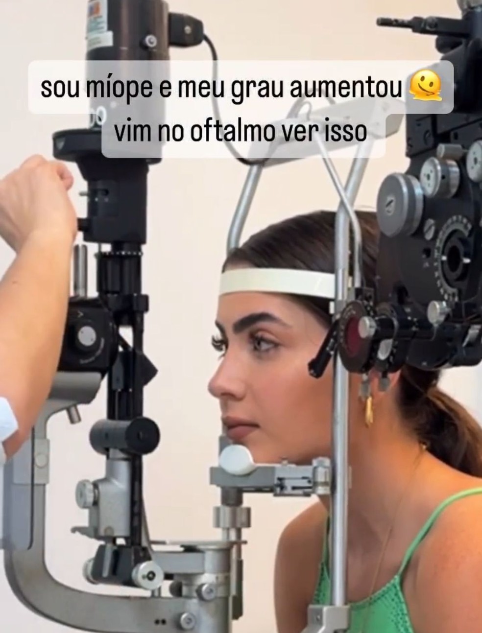 Jade Picon em consulta no oftalmologista — Foto: Reprodução / Instagram