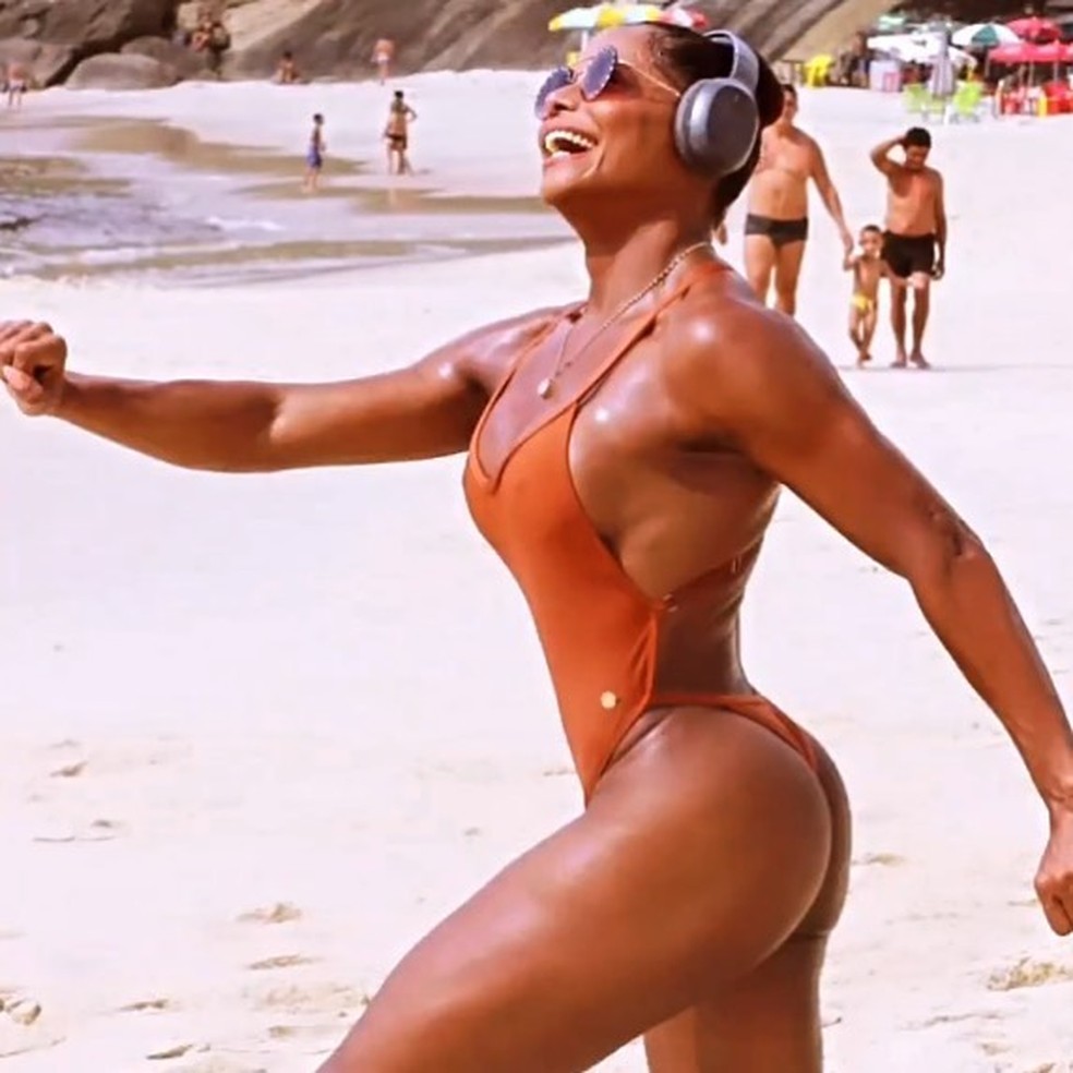 Adriana Bombom sobre corpo: Aos 48 anos, estou mais sarada do que antes, é  impressionante